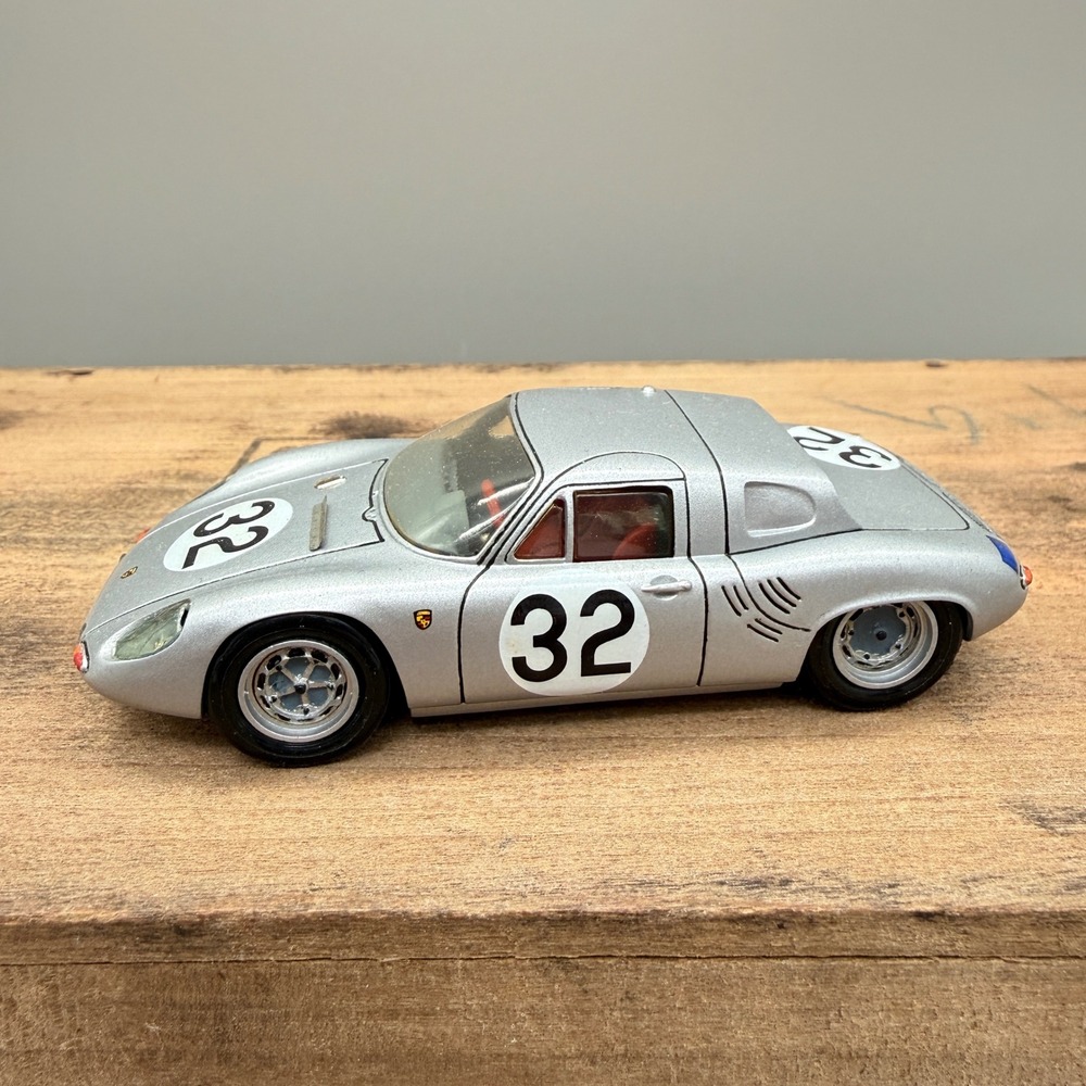 Starter Porsche RS 61 Le Mans 1961 Robb Brown Pro Built 1:43 Resin Model Car #32